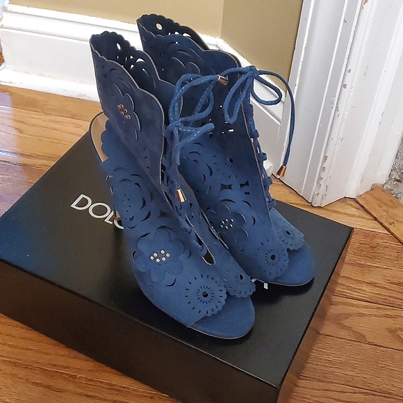 Heeled lace up bootie with open toe and eyelet cut out details - Picture 7 of 7